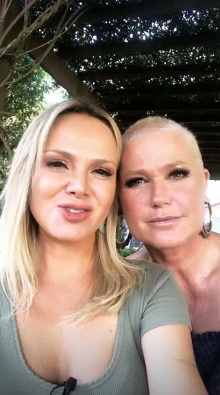 Eliana do SBT e Xuxa da Record que gravaram juntas uma entrevista (Foto: Reprodução)