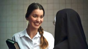 Fabiana (Nathalia Dill) é uma mulher invejosa e traiçoeira em A Dona do Pedaço da Globo (Foto: Reprodução/Globo)
