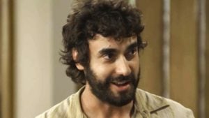 Galdino vai aprontar para cima de Jerônimo na novela Verão 90. (Foto: Divulgação)