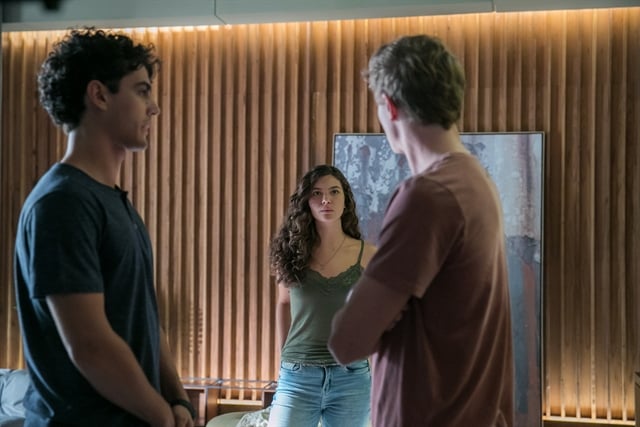 Guga (Pedro Alves), Rita (Alanis Guillen) e Filipe (Pedro Novaes) em Malhação (Foto: Globo/Raquel Cunha)