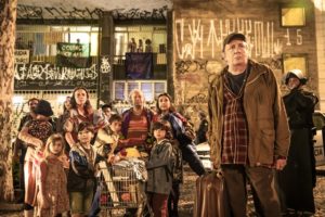 Eusébio (Marco Nanini) com sua família em A Dona do Pedaço (Foto: Globo/João Miguel Júnior)