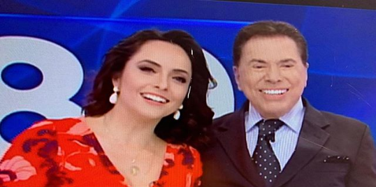 Izabella Camargo volta ao SBT e grava com Silvio Santos (Foto: Reprodução)