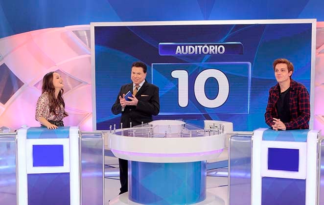 Larissa Manoela e Leo participam do Silvio Santos (Foto: Reprodução)