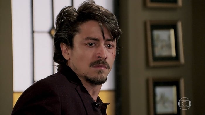 Jerônimo (Jesuíta Barbosa) em cena de Verão 90 (Foto: Reprodução/Globo)