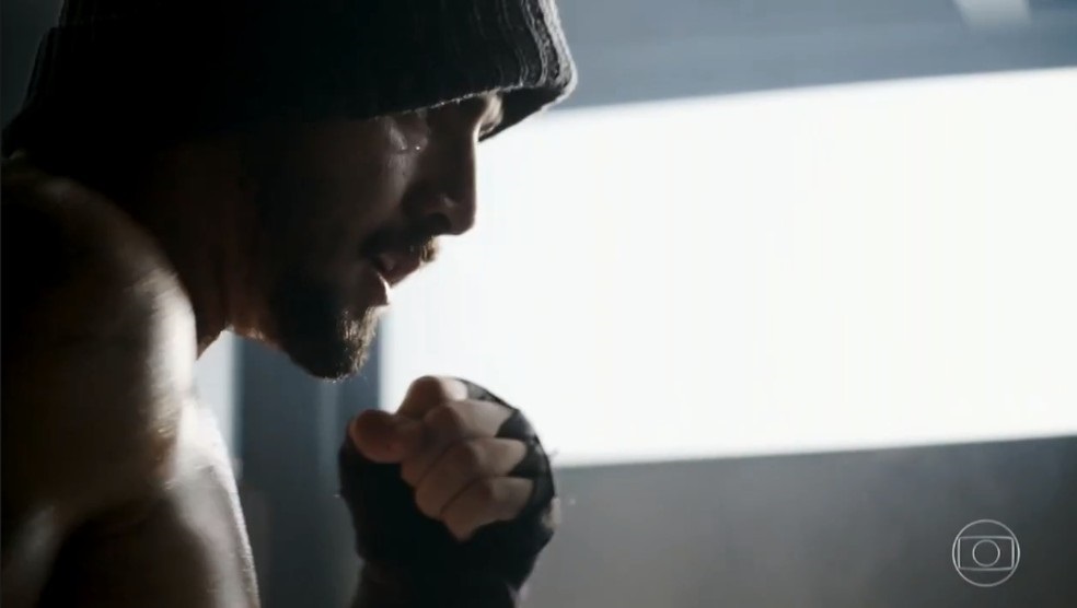 Caio Castro em cena na novela A Dona do Pedaço da Globo 