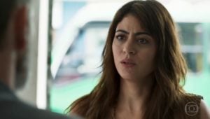 Helena (Carol Castro) em cena na novela Órfãos da Terra da Globo (Foto: Reprodução/Globo)