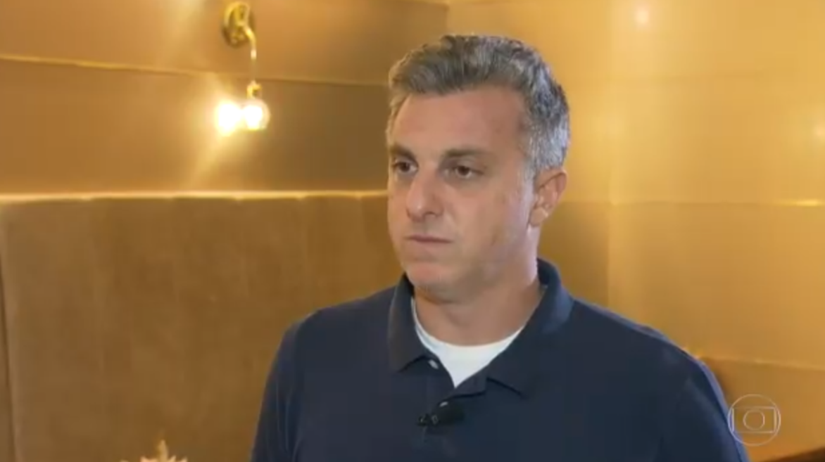 O apresentador Luciano Huck falou sobre o estado de saúde do filho no Fantástico (Foto: Reprodução/Globo)