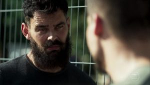 Paul (Carmo Dalla Vecchia) em cena na novela das seis da Globo Órfãos da Terra (Foto: Reprodução/Globo)