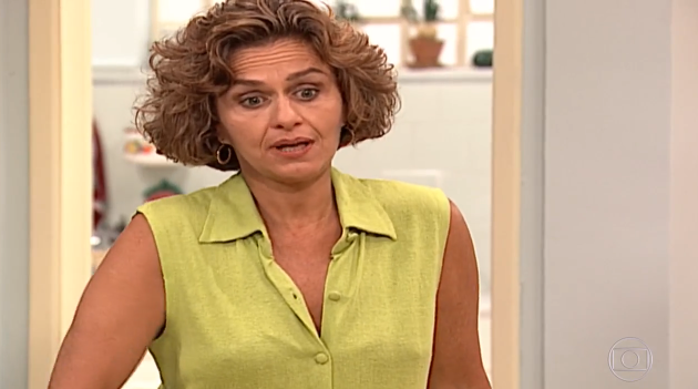 Regina Braga, a Lídia, em cena da novela Por Amor, em reprise na Globo. (Foto: Reprodução)
