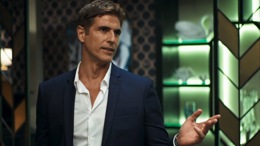Régis (Reynaldo Giannechini) em cena de A Dona do Pedaço