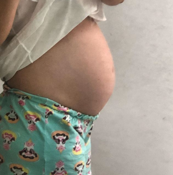 Foto da barriga de Tatá Werneck que gerou comentários (Foto: Reprodução/ Instagram)