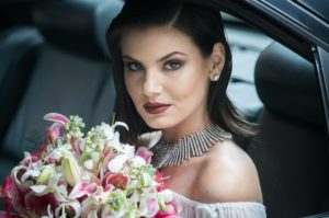 Camila Queiroz é Vanessa em Verão 90 da Globo e está arrasando na novela (Foto: Divulgação/Raquel Cunha)