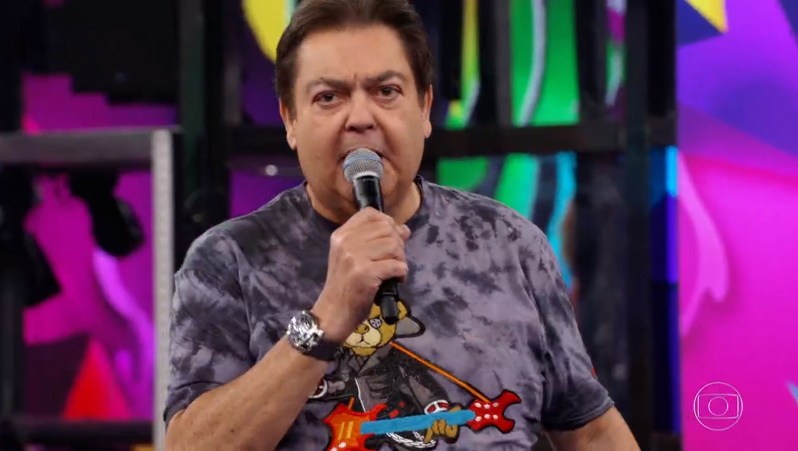 Faustão no comando do Domingão, que entrará no ar antes e será mais curto por causa do futebol (Foto: Reprodução/Globo)