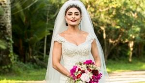 Maria da Paz (Juliana Paes) vestida de noiva em A Dona do Pedaço (Foto: Globo/João Miguel Júnior)