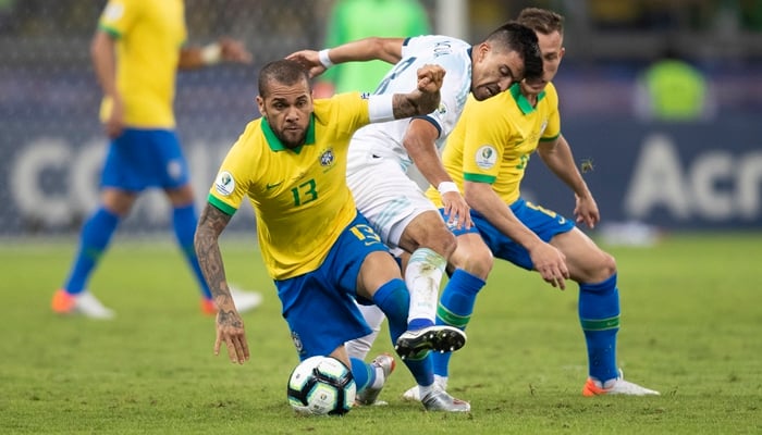 O lateral Daniel Alves, eleito o melhor jogador da partida Brasil x Argentina pela Copa América; jogo rendeu recordes de audiência à Globo (Foto: Lucas Figueiredo/CBF)