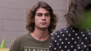 João (Rafael Vitti) em cena de Verão 90 (Foto: Reprodução/Globo)