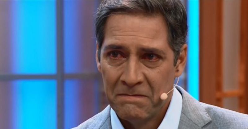 Luís Ernersto Lacombe chorou ao vivo na Band, ao lado de Veruska Seibel, viúva de Ricardo Boechat (Foto: Reprodução/Band)