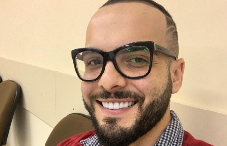 O ex-BBB Mahmoud Baydoun deu dicas deu como fazer a chuca para o sexo anal (Reprodução)