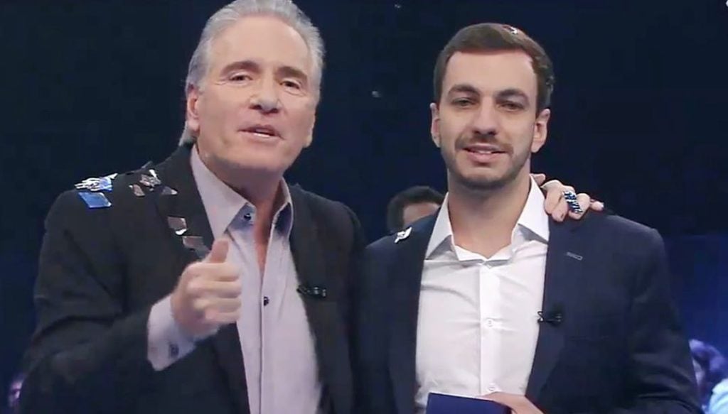 Anúncio do vencedor de O Aprendiz foi realizado ao vivo nos estúdios da Band (Foto: Reprodução/Band)