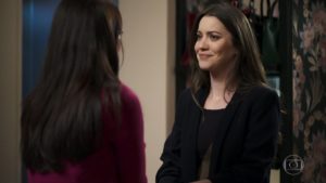 Fabiana (Nathalia Dill) e Vivi (Paolla Oliveira) em cena de A Dona do Pedaço (Foto: Reprodução/Globo)