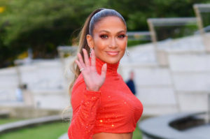A cantora Jennifer Lopez comemora seus 50 anos de idade (Foto: Reprodução)
