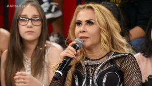 Joelma foi no Altas Horas e falou sobre preconceito que sofreu no início de carreira (Foto: Reprodução)