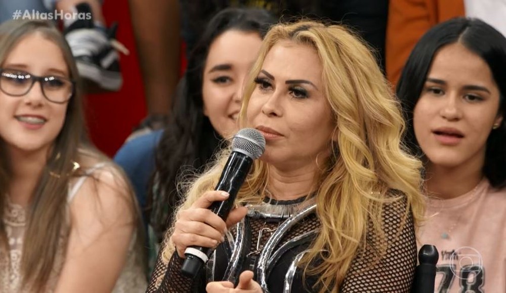 Joelma foi detonado após surgir com cantora gospel (Foto: Globo)