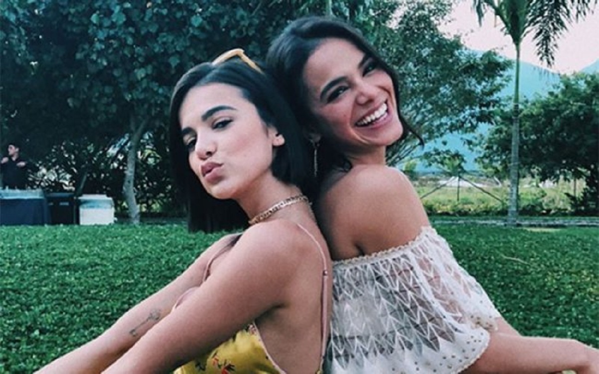 Bruna Marquezine e Manu Gavassi flertaram nas redes sociais