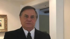 Ronnie Von admitiu que já se relacionou com 'mulheres gays'