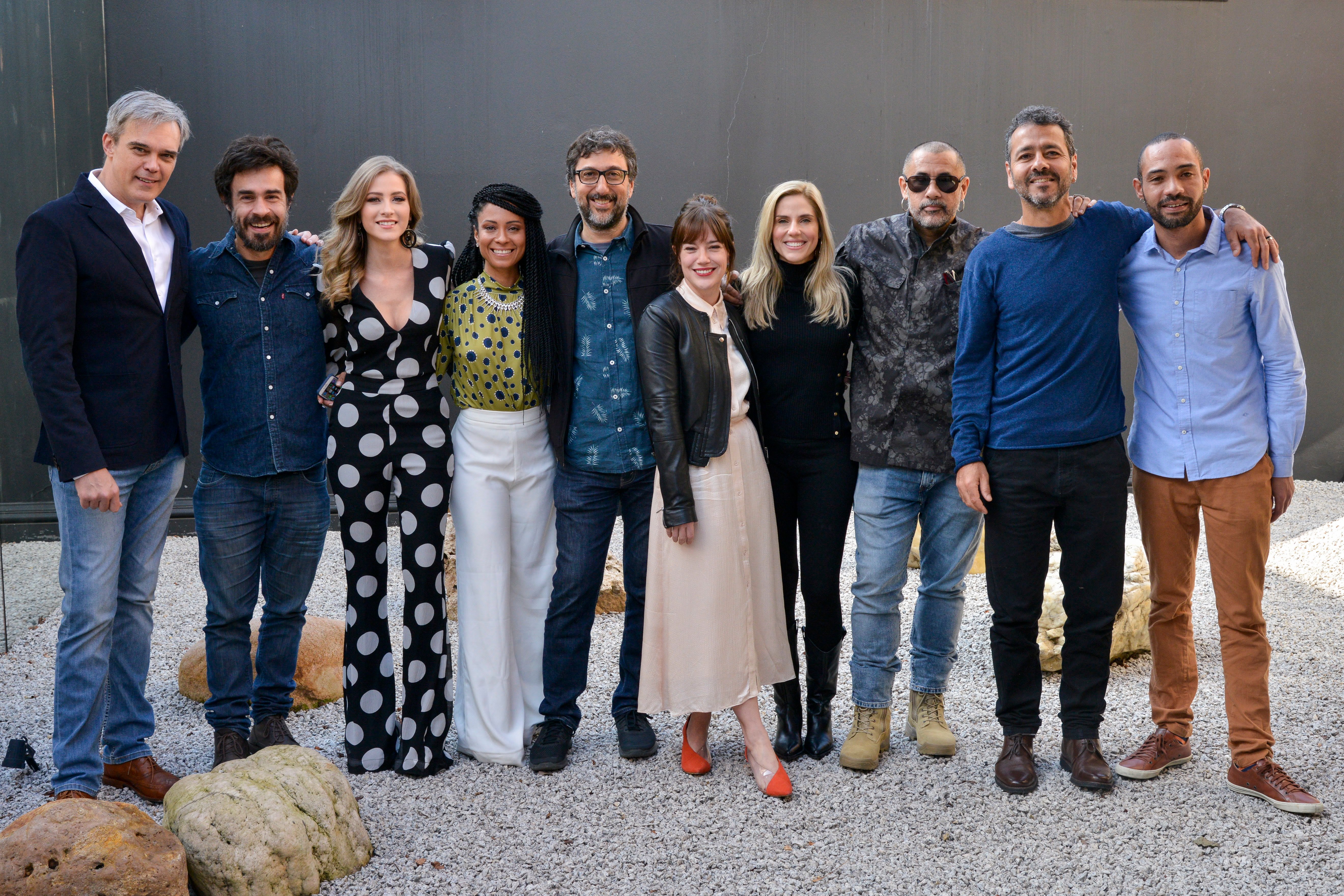 Dalton Vigh, José Junior, Silvio Guindane, Vicente Amorim, Marcos Palmeira, Erom Cordeiro, Hanna Romanazzi, Rafaela Mandelli, Natalia Lage, Cinara Leal e Vanessa Gerbelli durante evento de lançamento de A Divisão (Foto: João Sal/ Globoplay)