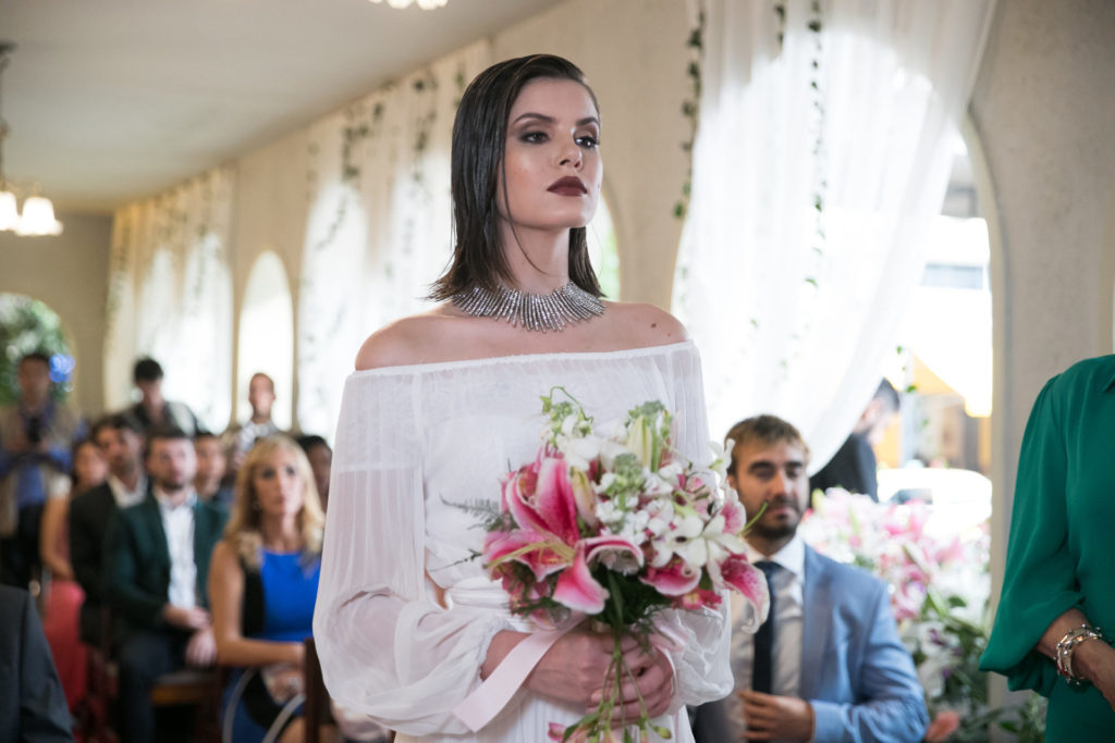 Vanessa (Camila Queiroz) em Verão 90 (Foto: Divulgação)