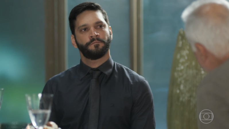 Diogo (Armando Babaioff) vai planejar matar Alberto (Antonio Fagundes) em Bom Sucesso (Foto: Reprodução/Globo)