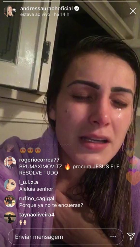 Modelo ficou bastante emocionada em live no seu Instagram 