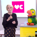 Ana Maria Braga surge com a mesma roupa que Louro José. Foto: Reprodução/Globo