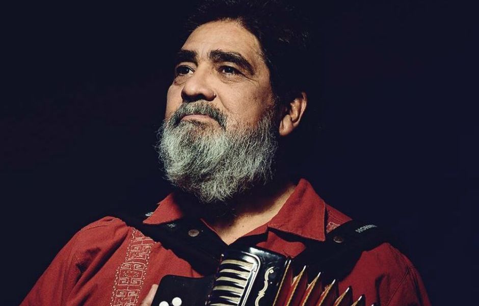 Celso Piña morreu aos 66 anos de idade, após ter sofrido um ataque cardíaco (Foto: Divulgação)