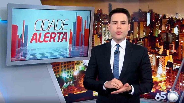 Prêmio TV Foco O jornalista Luiz Bacci no comando do Cidade Alerta, da Record (Foto: Reprodução)