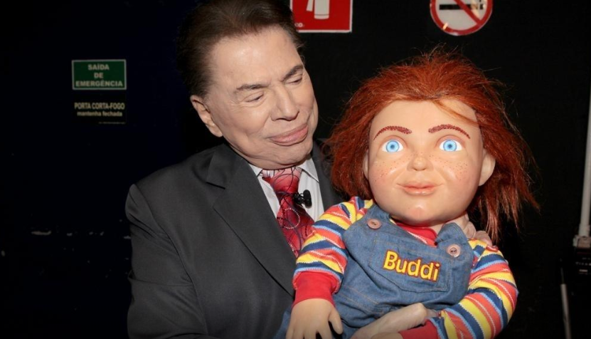 Silvio Santos ao lado de Chucky, o Boneco Assassino Imagem: Divulgação/SBT