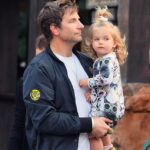Ator Bradley Cooper e sua filha Lea (Foto: Reprodução)