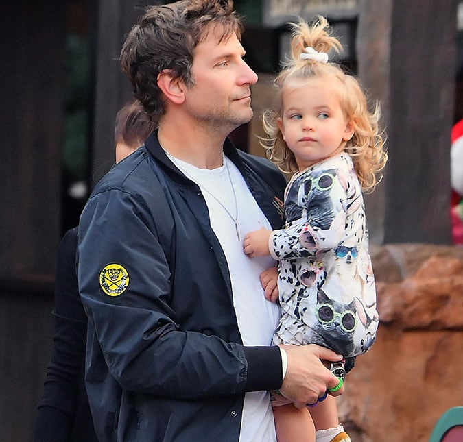 Ator Bradley Cooper e sua filha Lea (Foto: Reprodução)