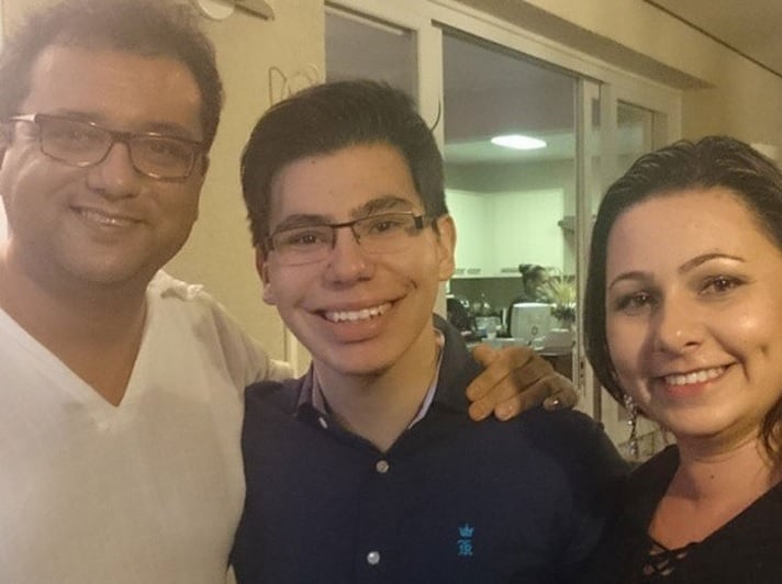 Geraldo Luís, o filho e a ex-esposa estão envolvidos em polêmica com Silvio Santos (Foto: Reprodução)
