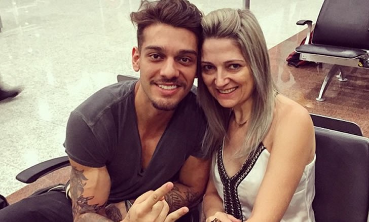 Lucas Lucco e a mãe (Foto: Reprodução)