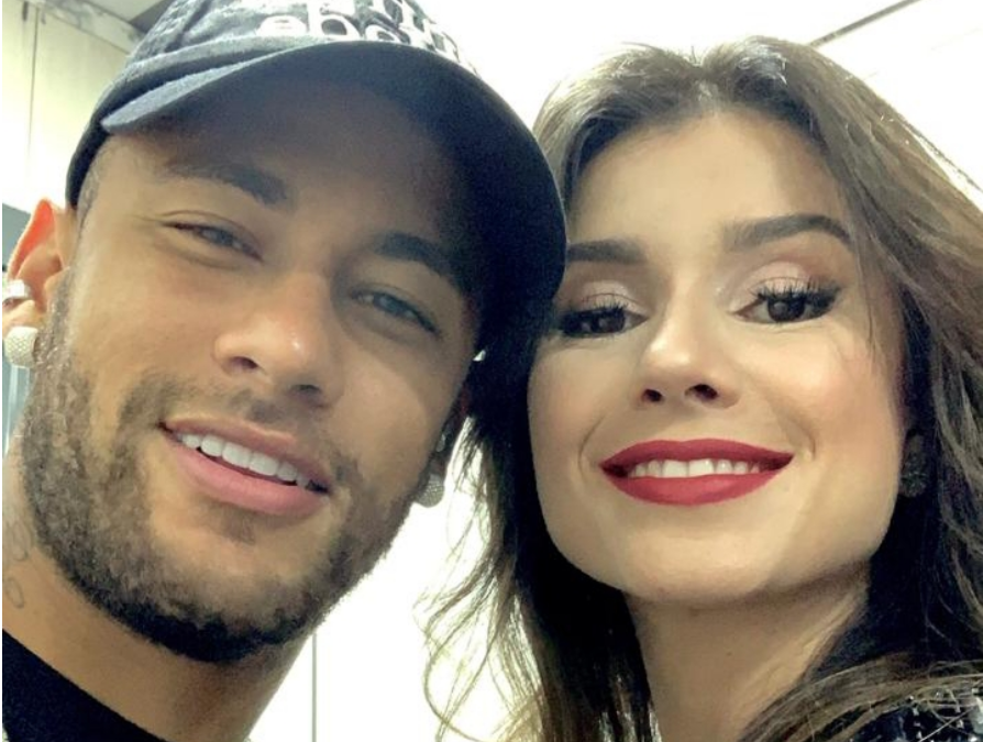 Paula Fernandes recebeu o jogador o Neymar (Foto: Reprodução)