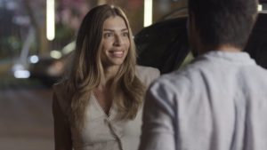 Paloma fica contente em rever Marcos em Bom Sucesso (Foto: Reprodução)