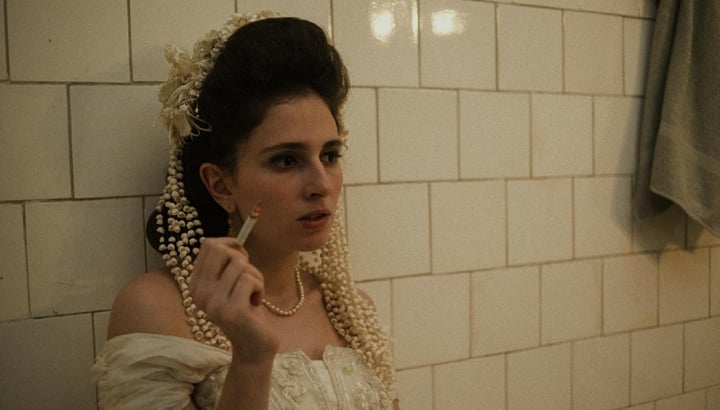 Carol Duarte em cena do filme A Vida Invisível de Eurídice Guimarães. (Foto: Divulgação)