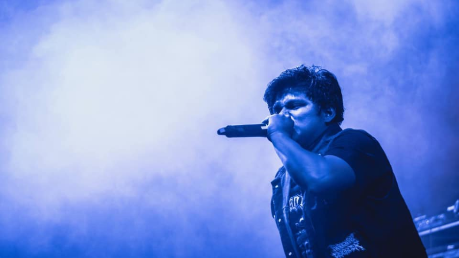 O vocalista Wilber Isidro Orellama do Apes of God foi morto a tiros durante show em El Salvador (Reprodução)