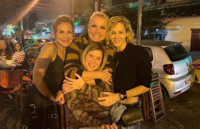 Xuxa com as paquitas Andrea Veiga, Louise Wischerman, a Pituxa, e Ana Paula Guimarães (Foto: Reprodução/ Instagram)