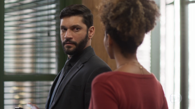 Diogo (Armando Babaioff) em cena da novela Bom Sucesso (Foto: Reprodução/Globo)