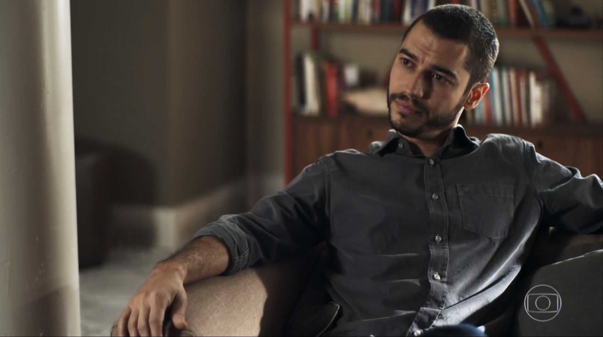 Camilo (Lee Taylor) em cena na novela A Dona do Pedaço, trama das nove da Globo. (Foto: Reprodução)