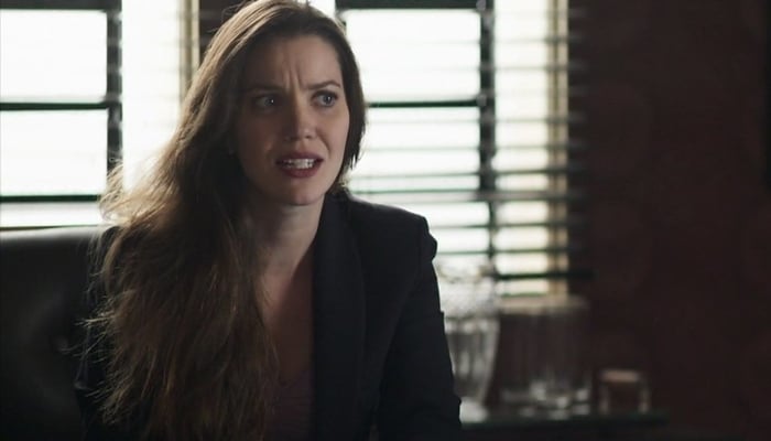 Fabiana (Nathalia Dill) ficará desesperada após não conseguir destruir Maria da Paz (Juliana Paes) em A Dona do Pedaço (Foto: Reprodução/Globo)