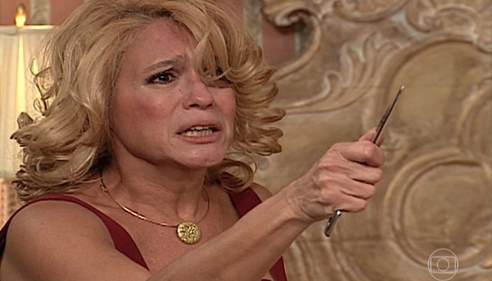 Susana Vieira (Branca) em cena da novela Por Amor, que superou audiência de Malhação (Foto: Reprodução/Globo)